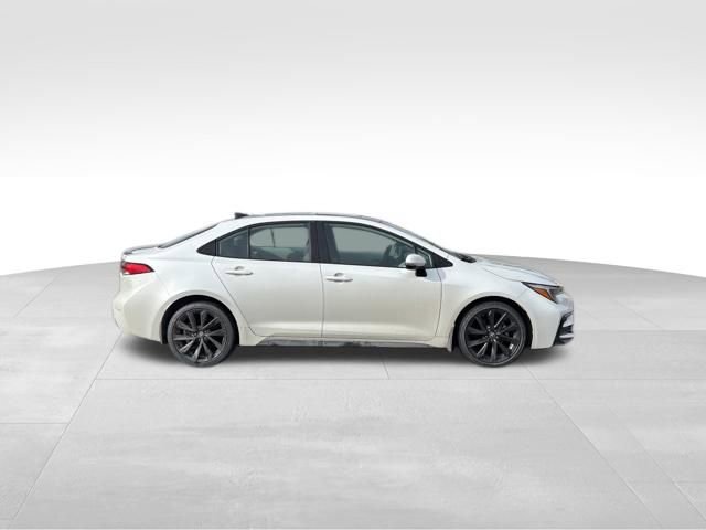 Used 2023 Toyota Corolla SE w/ SE Premium Package image 7
