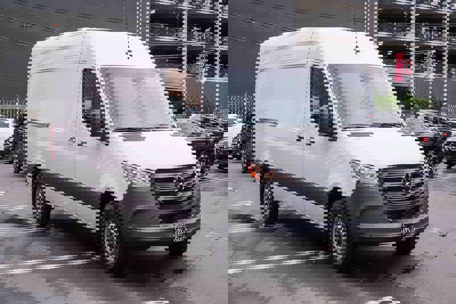 Used 2024 Mercedes-Benz Sprinter 2500 image 3