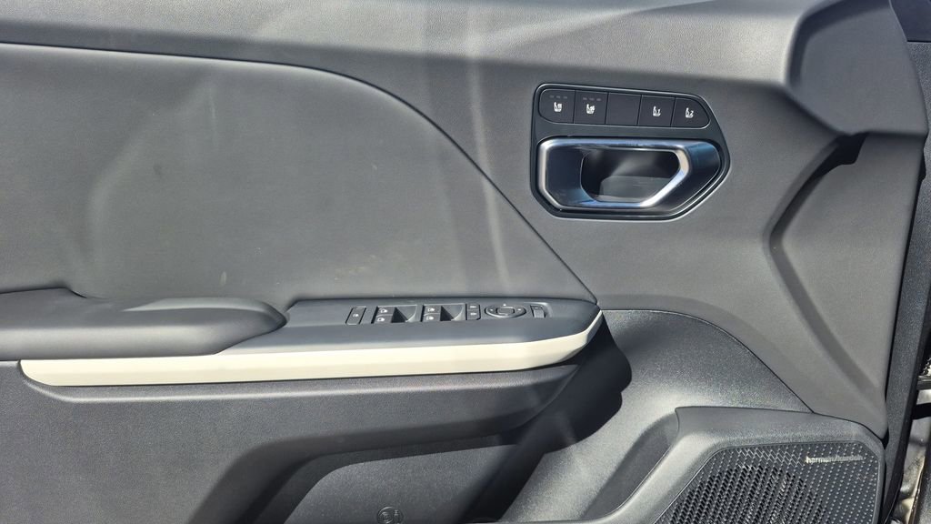 New 2025 Kia K4 GT-Line w/ GT-Line Premium Package image 6