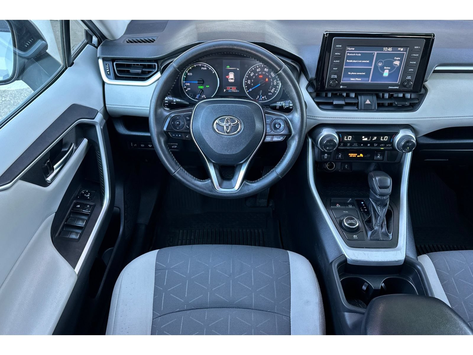 Used 2020 Toyota RAV4 XLE w/ Convenience Package AWD/4WD image 16
