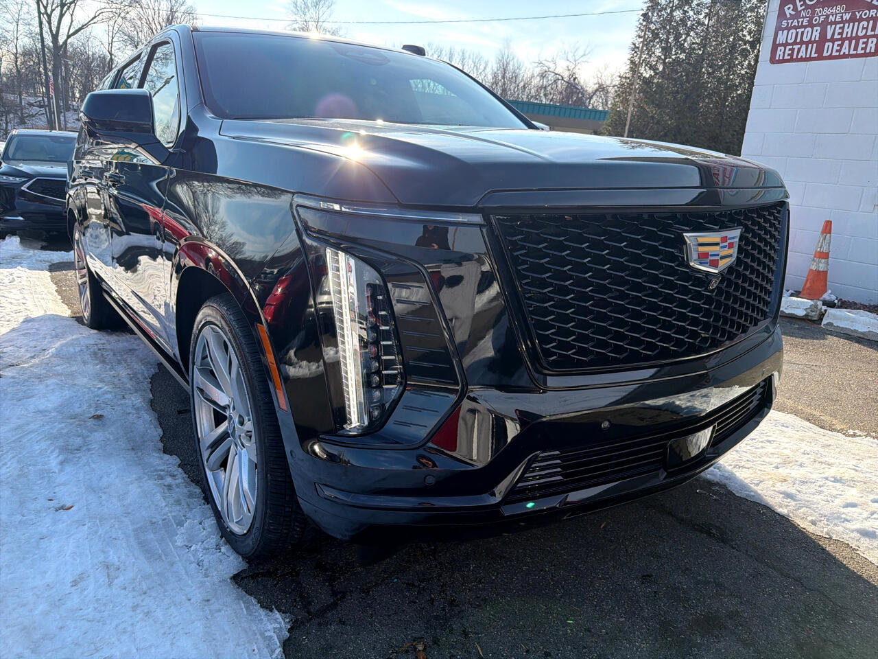 Used 2025 Cadillac Escalade ESV Sport w/ Touring Package image 3