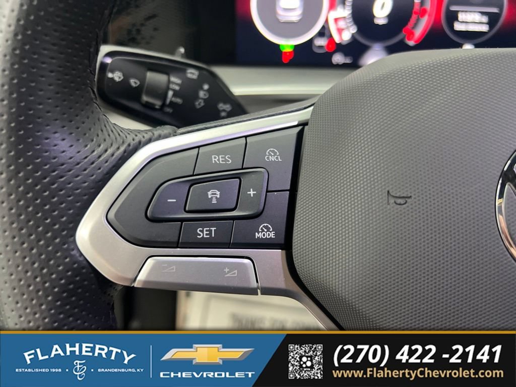 Used 2025 Volkswagen Tiguan SE R-Line AWD/4WD image 26