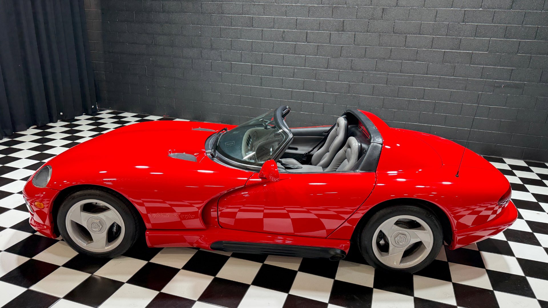 Used 1992 Dodge Viper RT/10 image 16