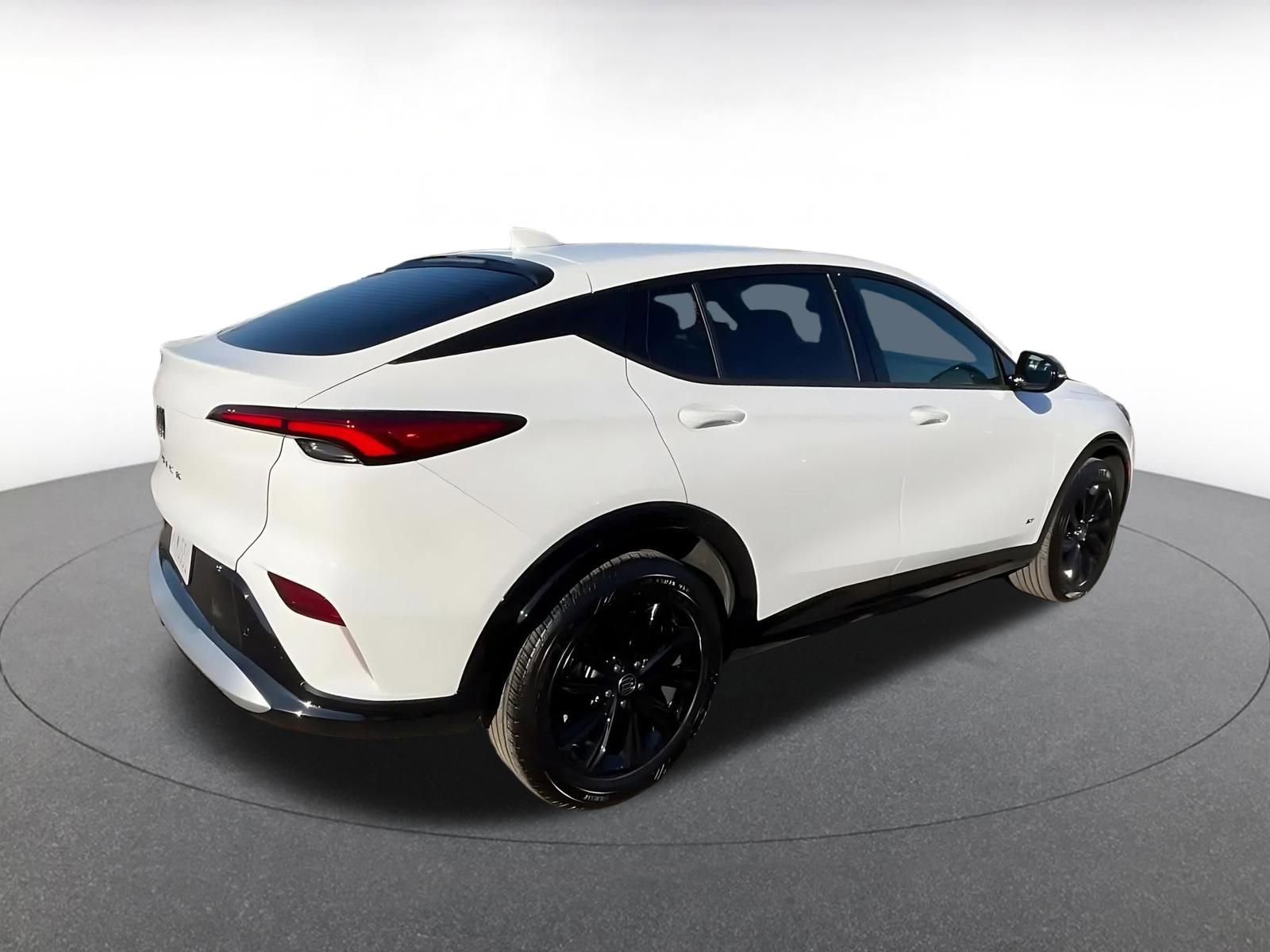 Used 2025 Buick Envista Sport Touring image 14