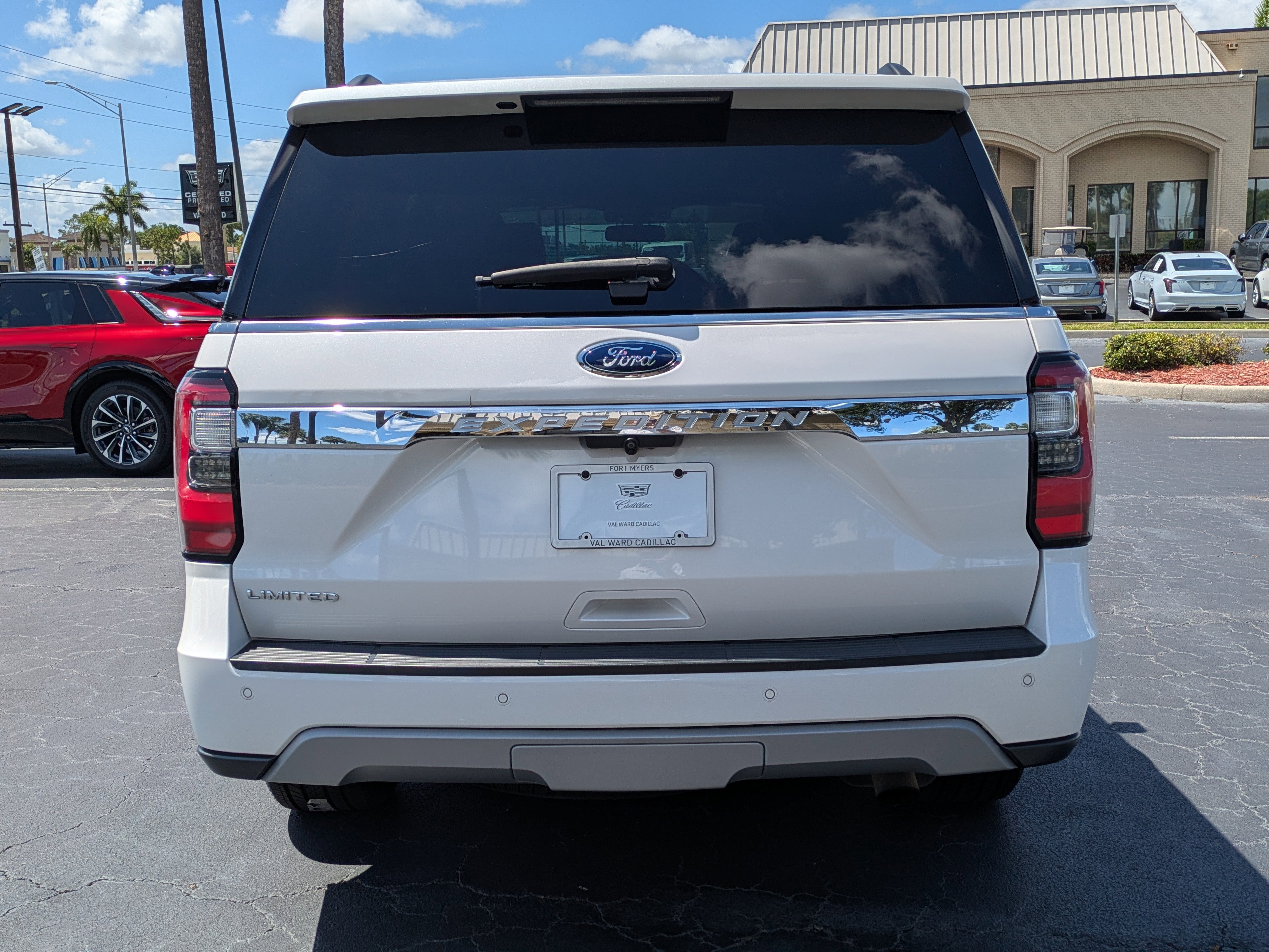 Used 2019 Ford Expedition Limited w/ Equipment Group 302A AWD/4WD image 5