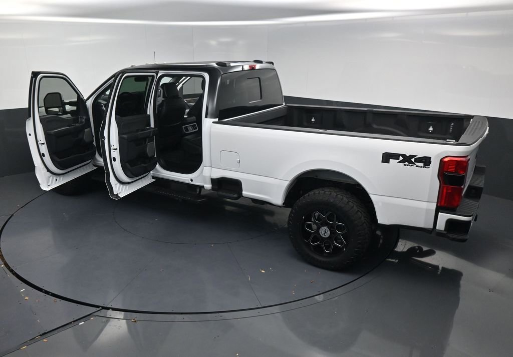 Used 2023 Ford F250 Lariat w/ Sport Appearance Package image 19