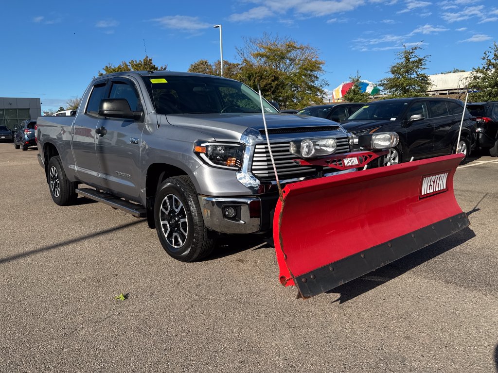Used 2015 Toyota Tundra SR5 AWD/4WD image 10