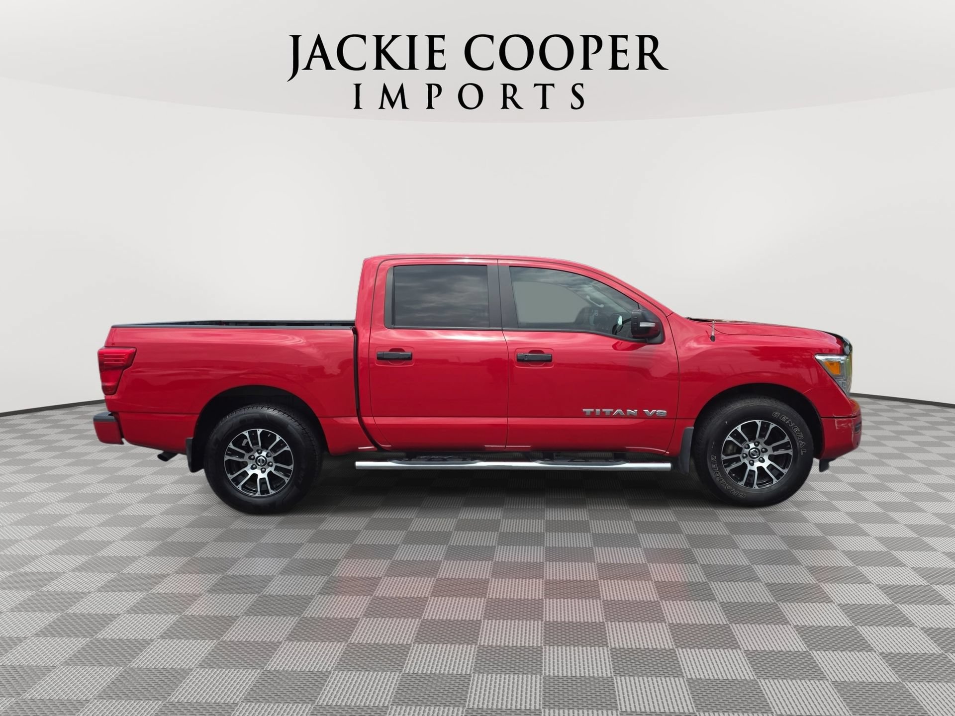 Used 2020 Nissan Titan SV w/ SV Convenience Package RWD image 4