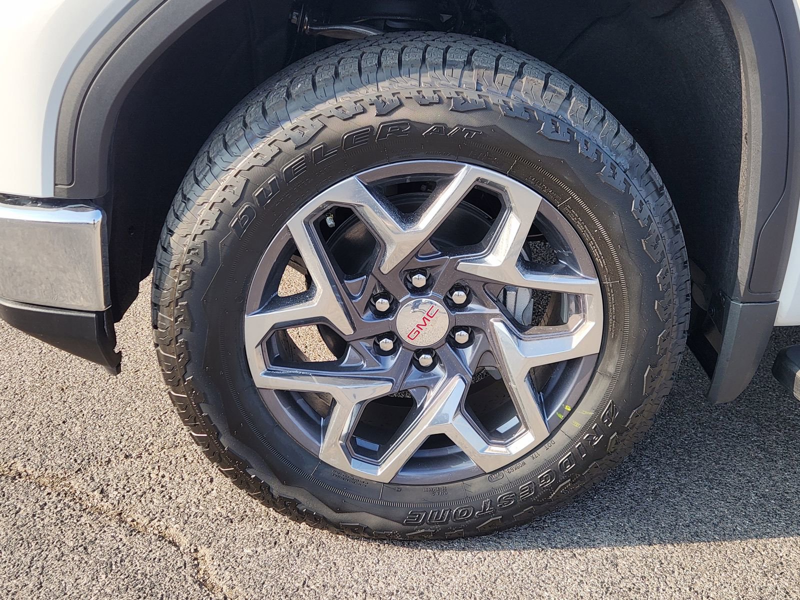 New 2026 GMC Sierra 1500 SLT AWD/4WD image 15
