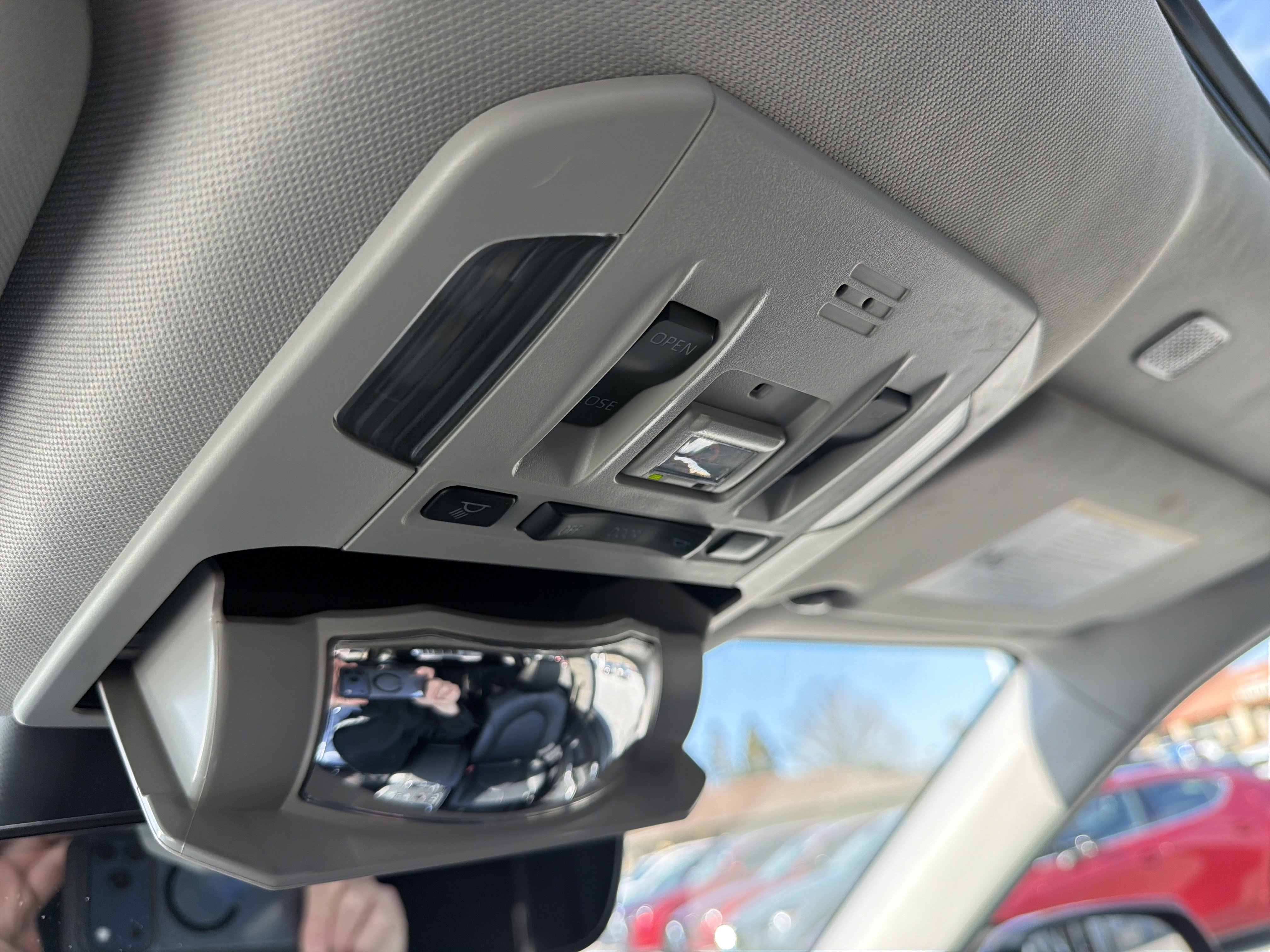 Used 2023 Toyota Highlander XLE AWD/4WD image 34