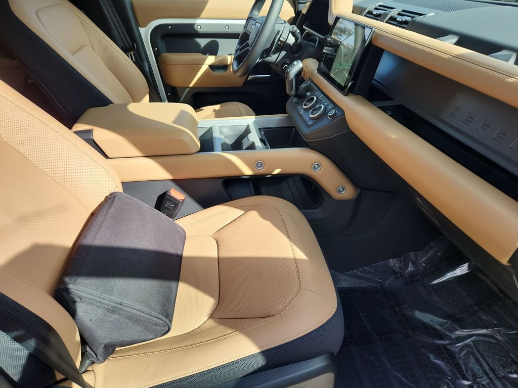 New 2025 Land Rover Defender 130 V8 image 3