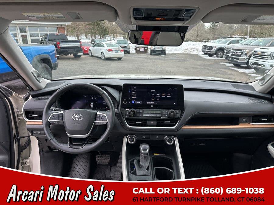 Used 2024 Toyota Grand Highlander AWD image 18