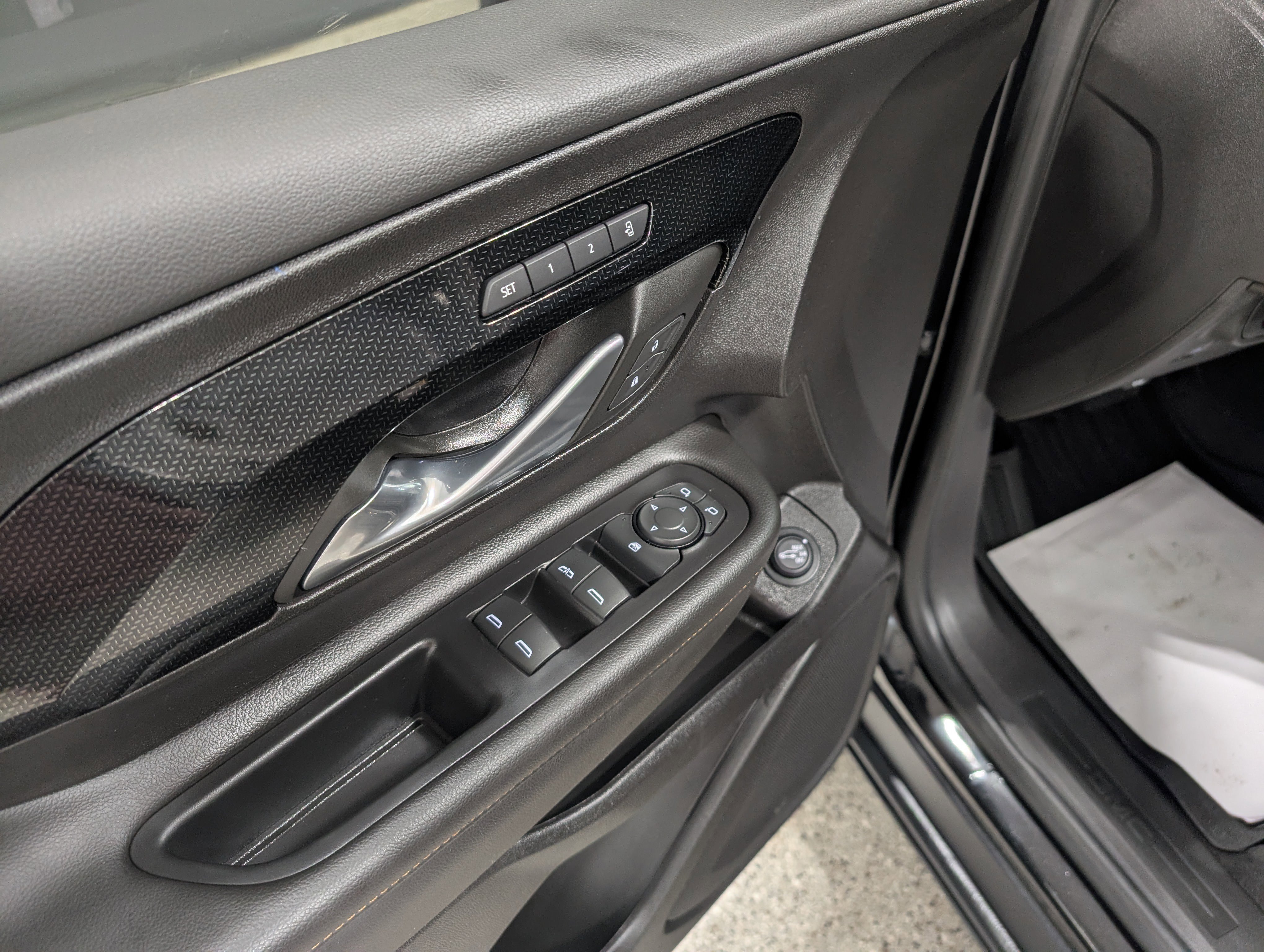 Used 2024 GMC Terrain AT4 w/ Tech Package image 14