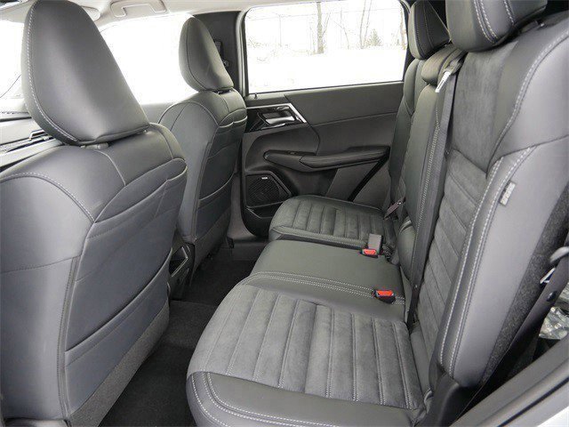 New 2025 Mitsubishi Outlander SE image 5