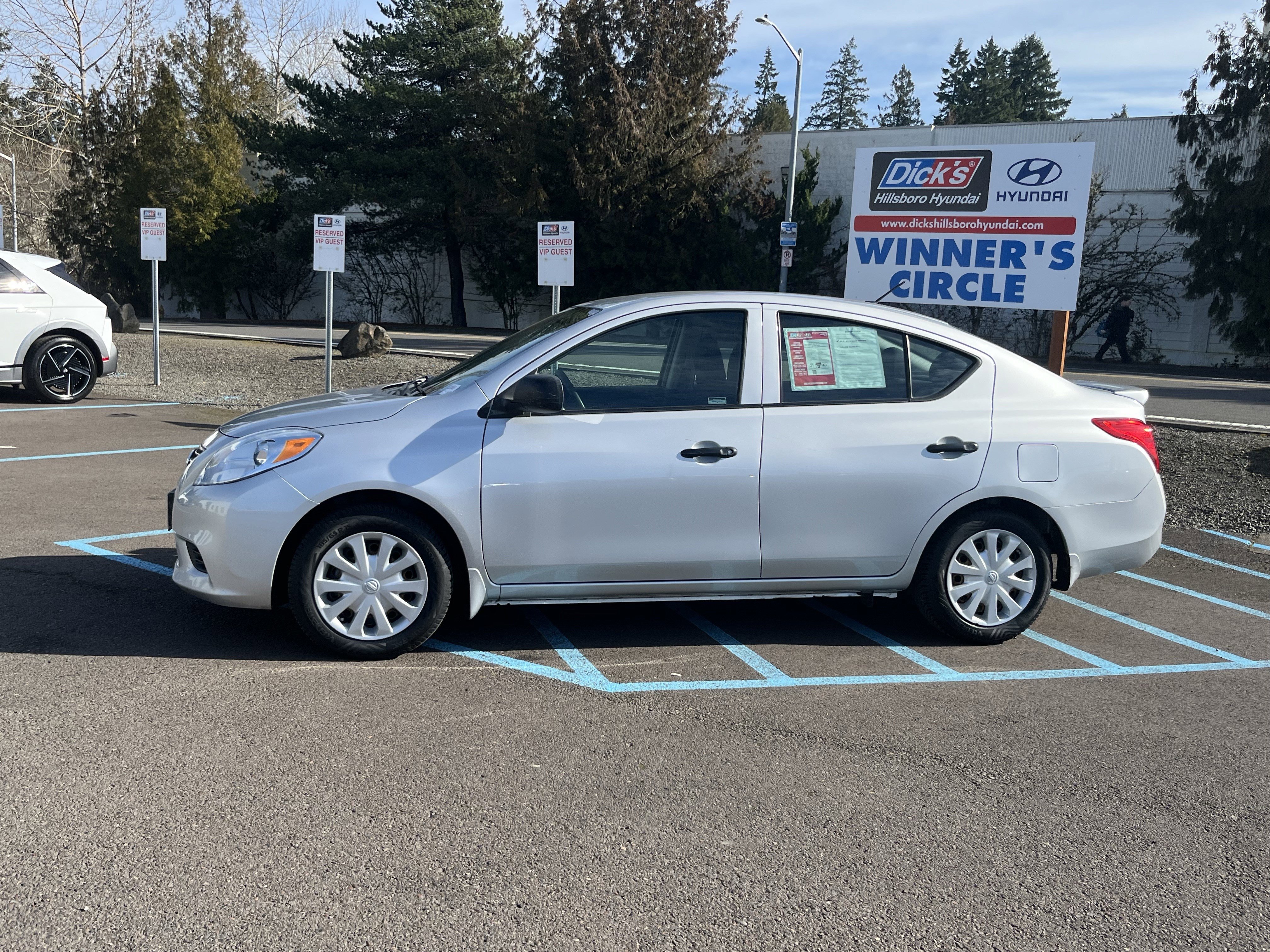 Used 2014 Nissan Versa S Plus video 2