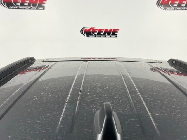 New 2025 Jeep Grand Cherokee Laredo image 8