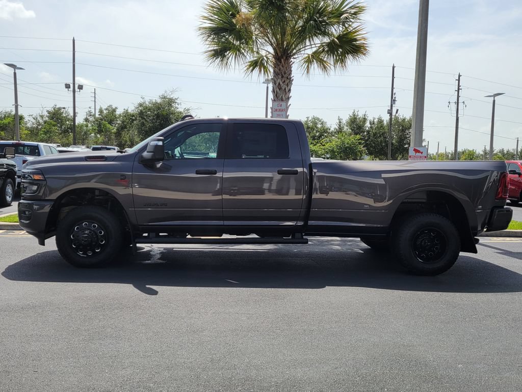 New 2026 RAM 3500 Big Horn AWD/4WD image 4