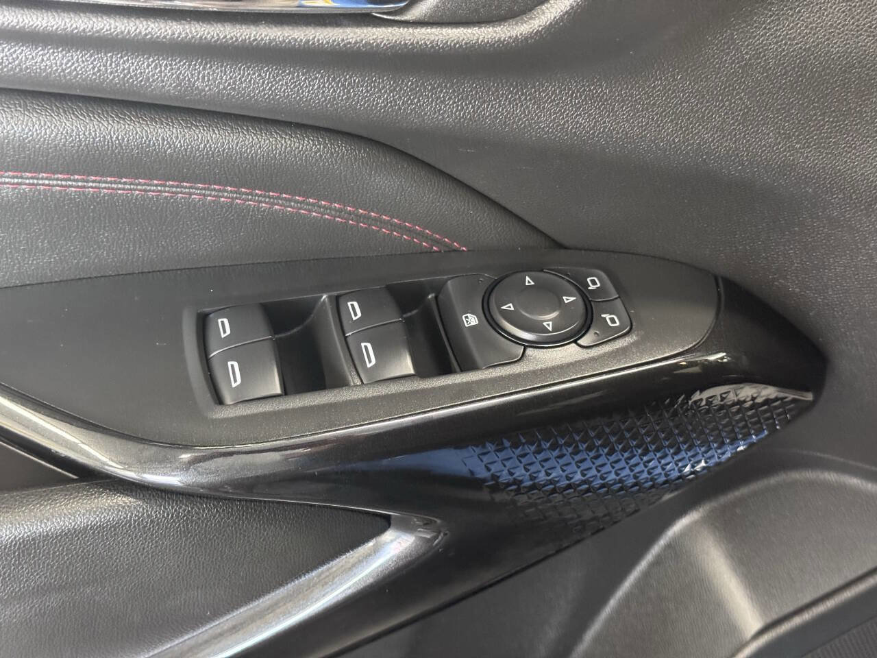 Used 2024 Chevrolet Trax RS w/ Driver Confidence Package image 16