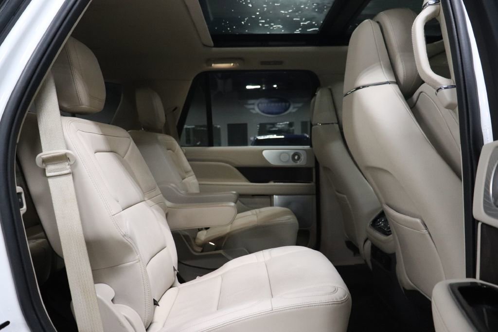 Used 2021 Lincoln Navigator Reserve w/ Luxury Package image 20