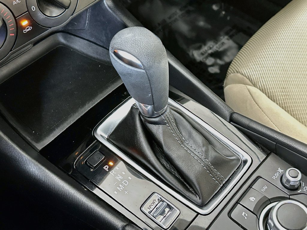 Used 2017 MAZDA MAZDA3 Sport FWD image 19