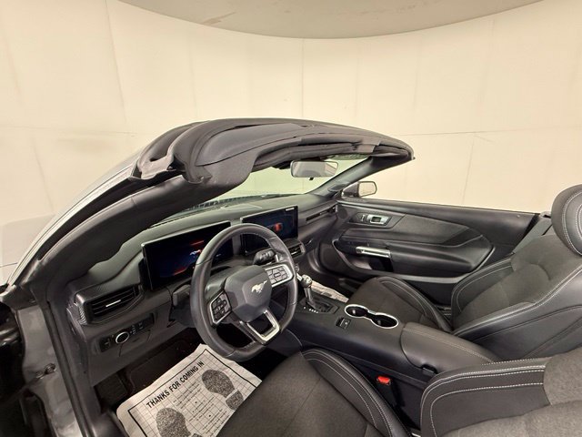 Used 2024 Ford Mustang Convertible RWD image 6