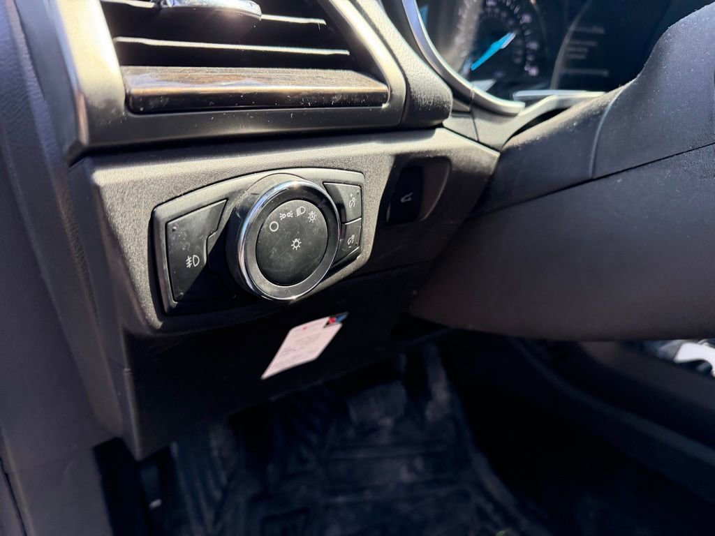 Used 2014 Ford Fusion SE w/ Equipment Group 202A image 11