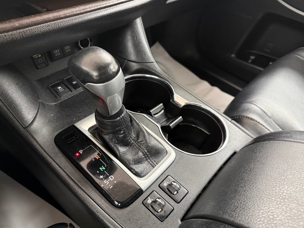 Used 2018 Toyota Highlander XLE FWD image 15