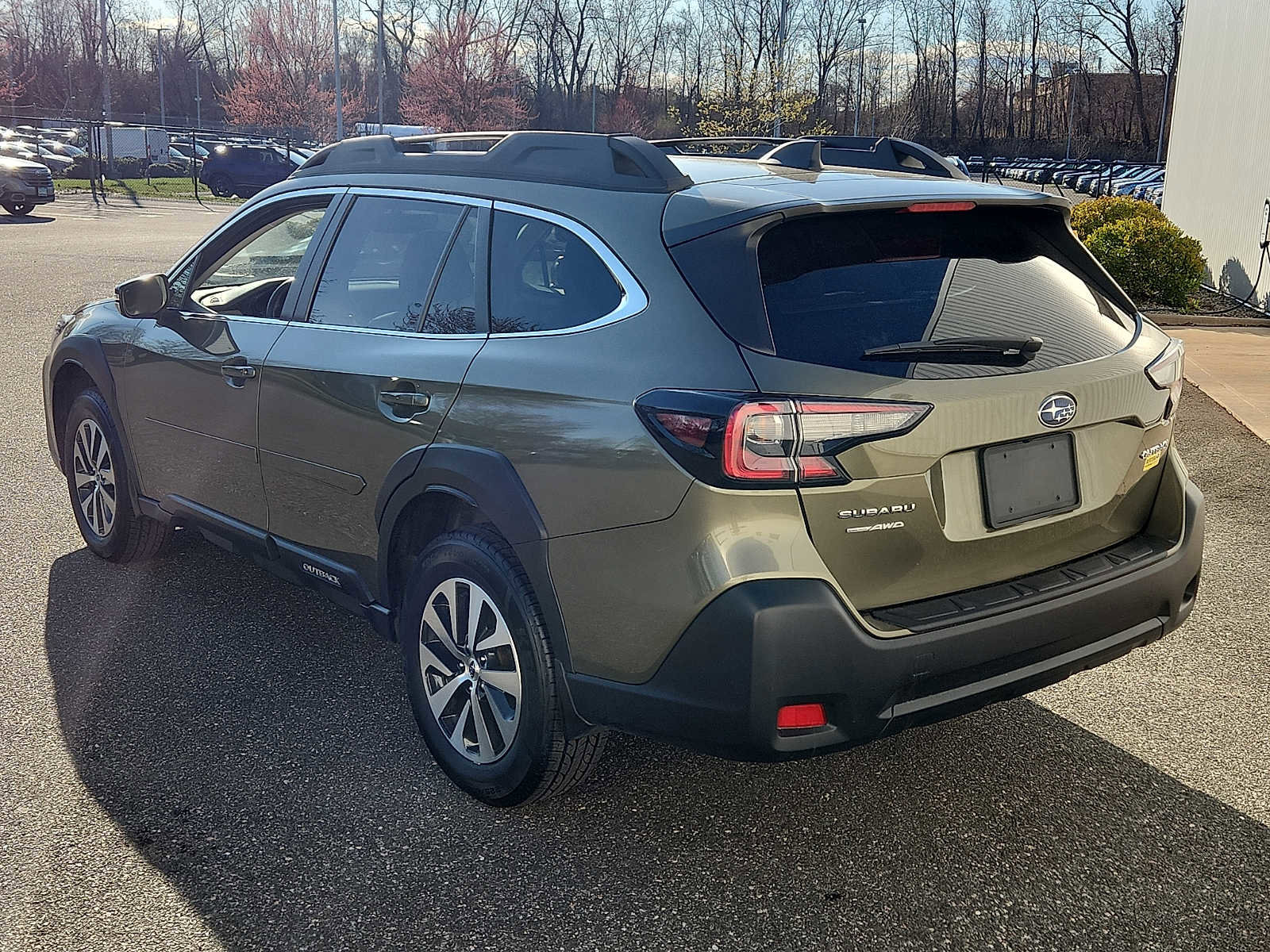 Used 2023 Subaru Outback Premium image 4