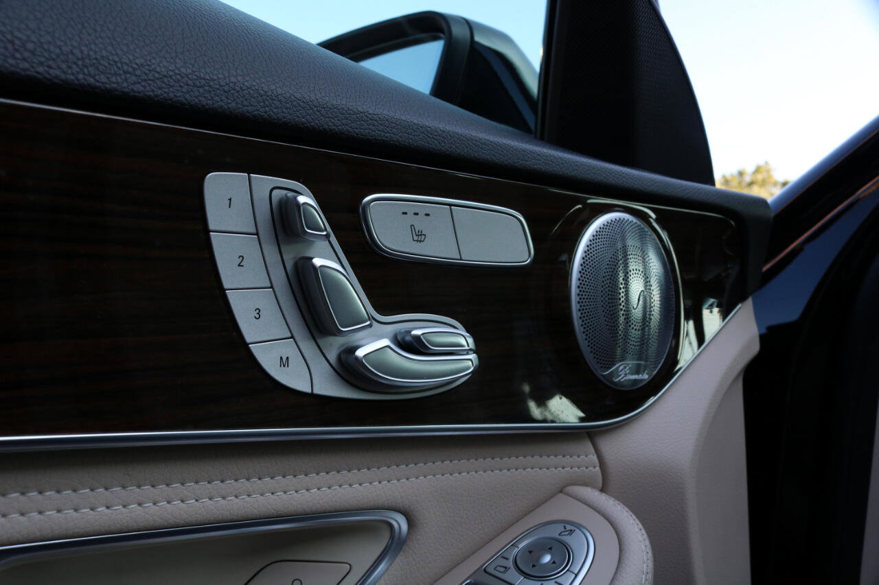 Used 2015 Mercedes-Benz C 300 4MATIC Sedan image 13