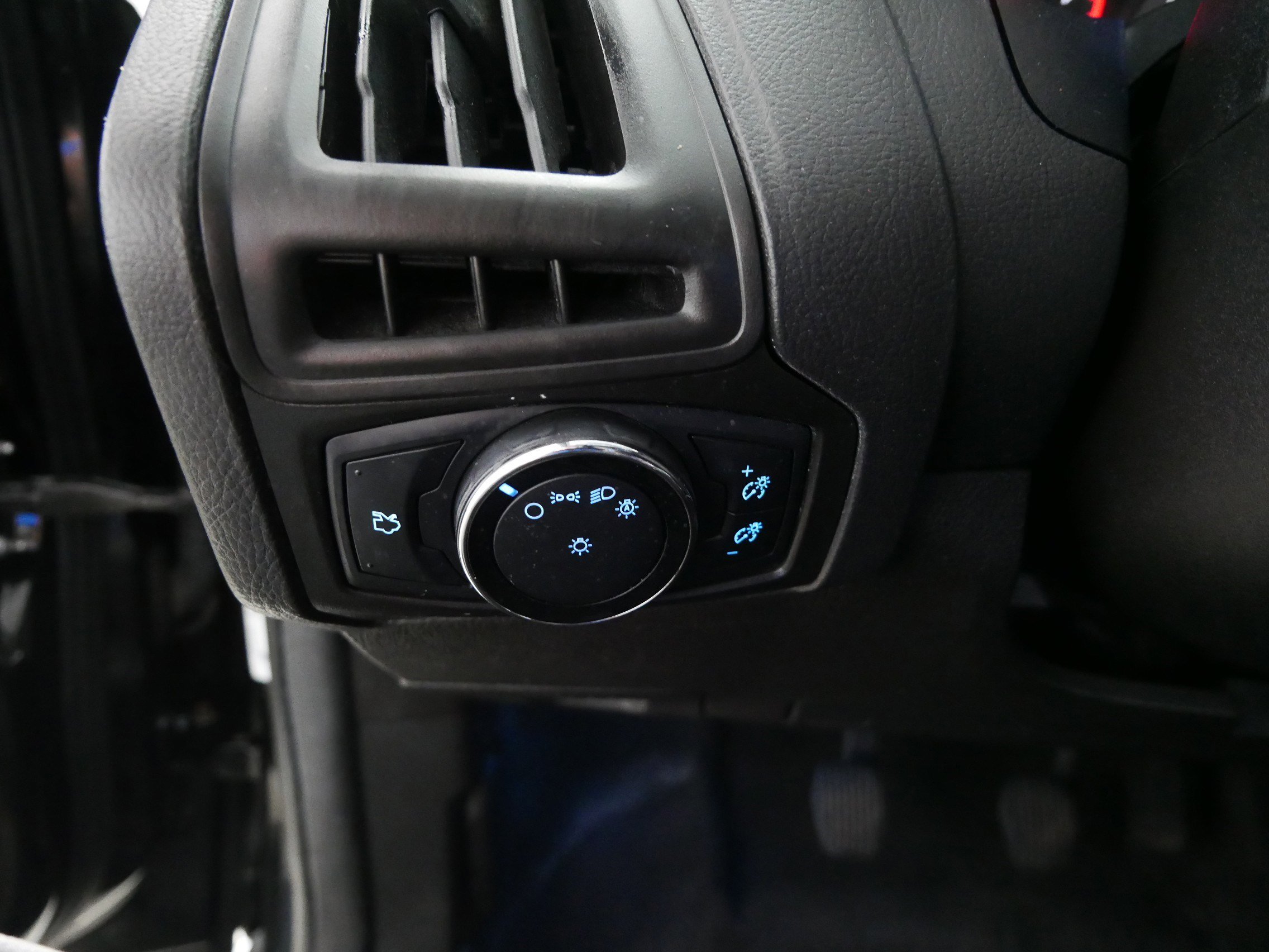 Used 2014 Ford Focus SE image 26