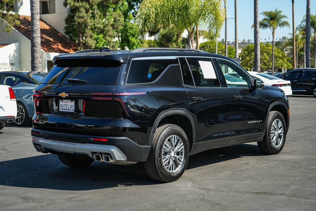 Used 2026 Chevrolet Traverse LT FWD image 6