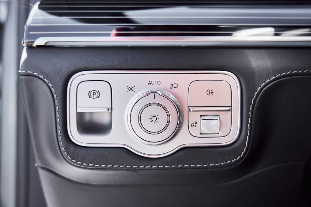 Used 2026 Mercedes-Benz Maybach GLS 600 4MATIC image 58