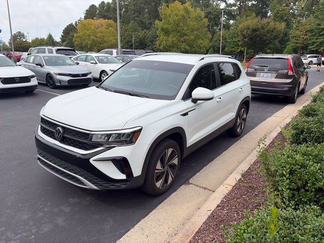 Used 2024 Volkswagen Taos SE AWD/4WD image 14
