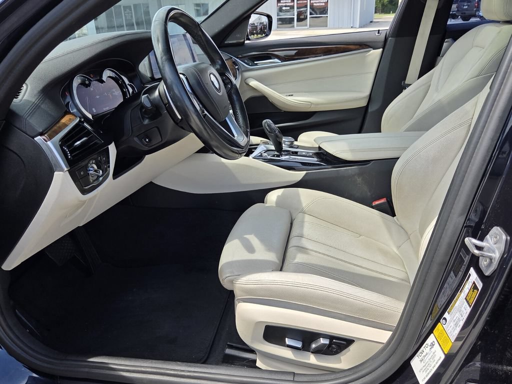 Used 2017 BMW 530i RWD image 11