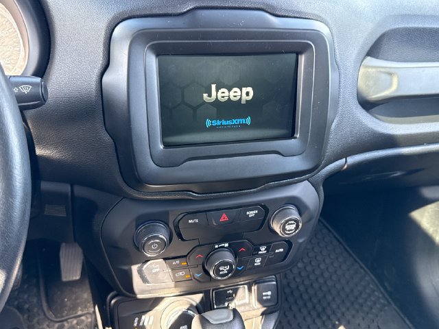 Used 2019 Jeep Renegade Altitude w/ Quick Order Package 2XM AWD/4WD image 30