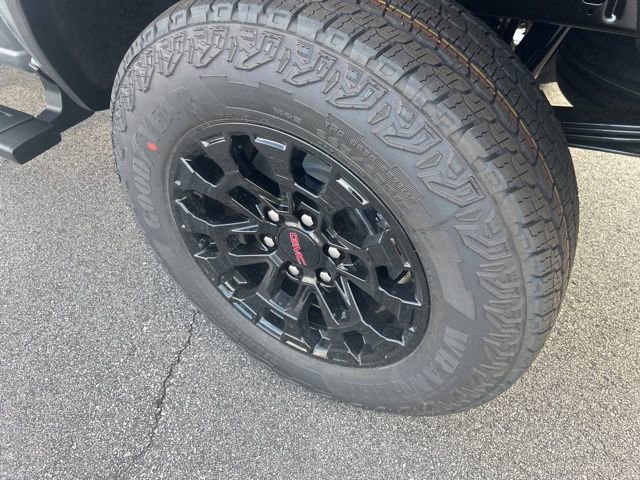 New 2026 GMC Canyon Elevation w/ Convenience Package image 9