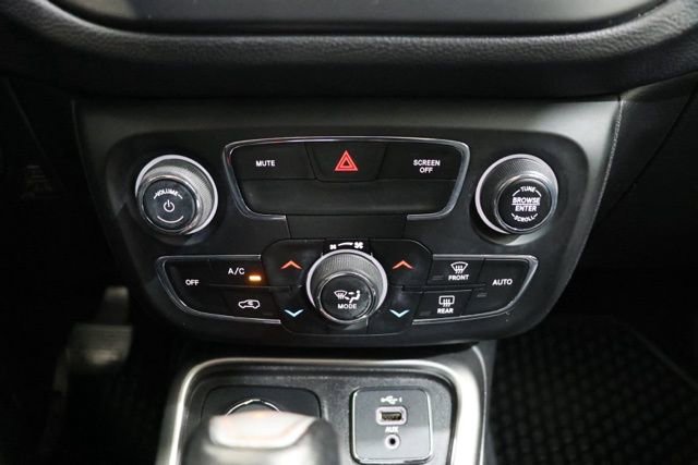 Used 2020 Jeep Compass Latitude w/ Cold Weather Group image 25
