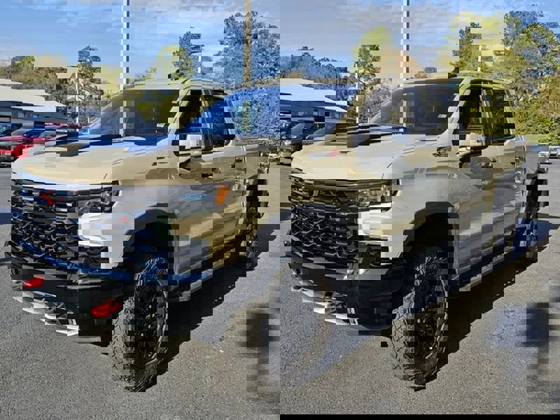 Used 2023 Chevrolet Silverado 1500 ZR2 w/ Technology Package image 3