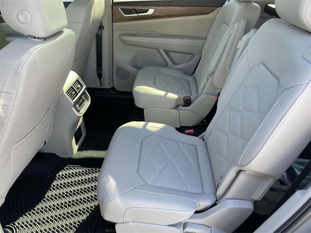 New 2026 Volkswagen Atlas SE FWD image 15