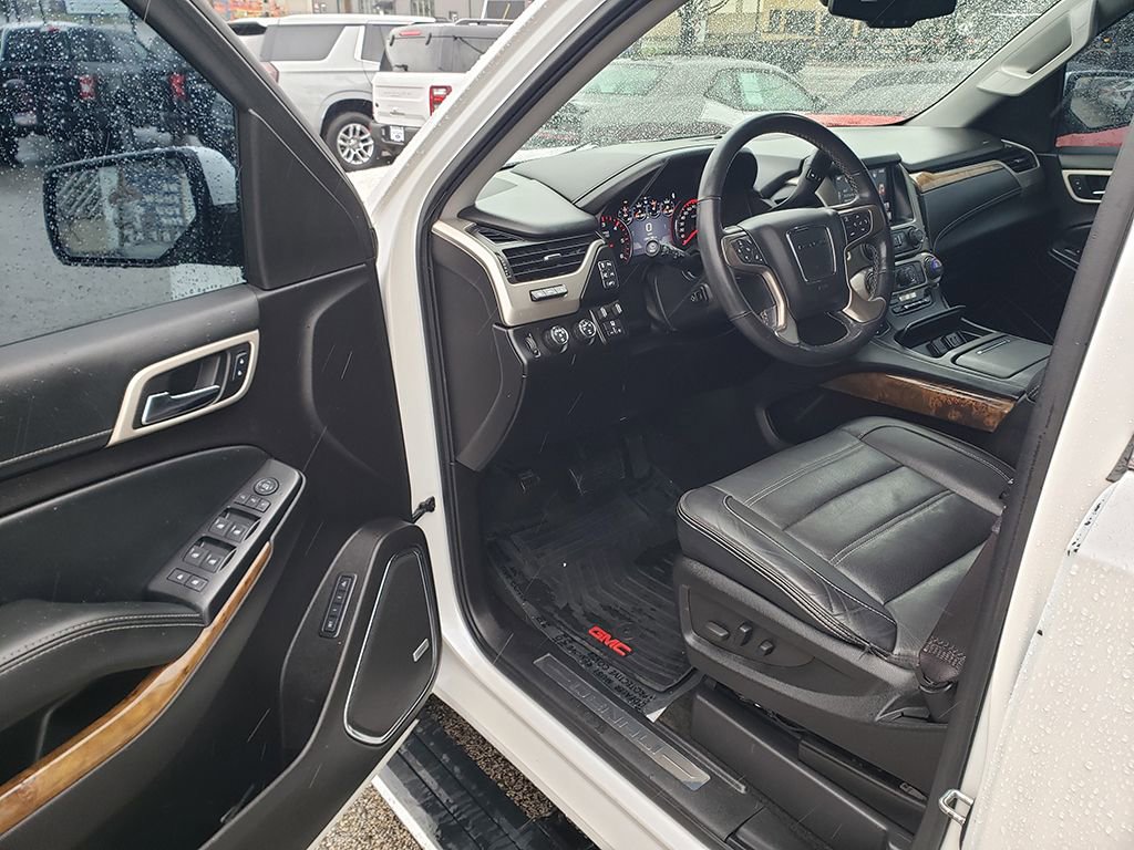 Used 2016 GMC Yukon Denali w/ Open Road Package image 9
