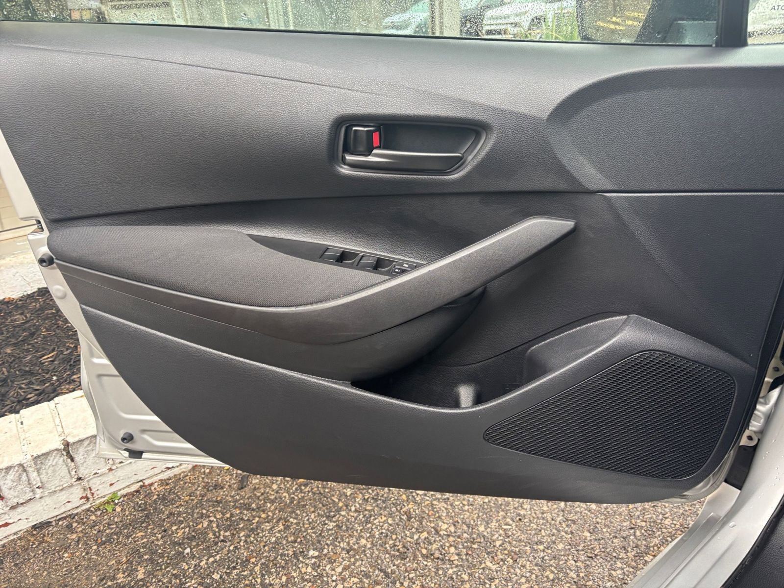 Used 2025 Toyota Corolla LE image 18