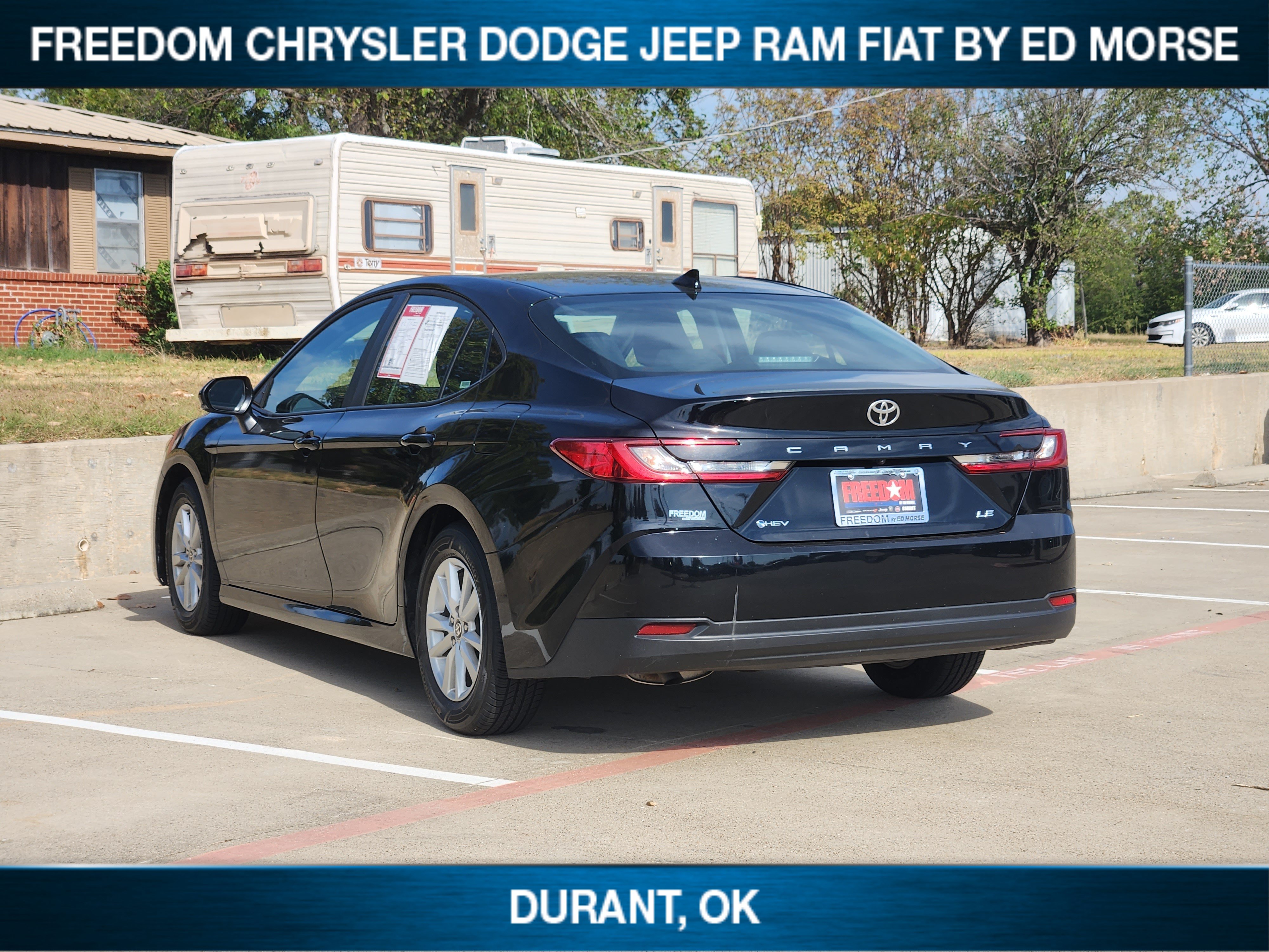 Used 2025 Toyota Camry LE FWD image 3