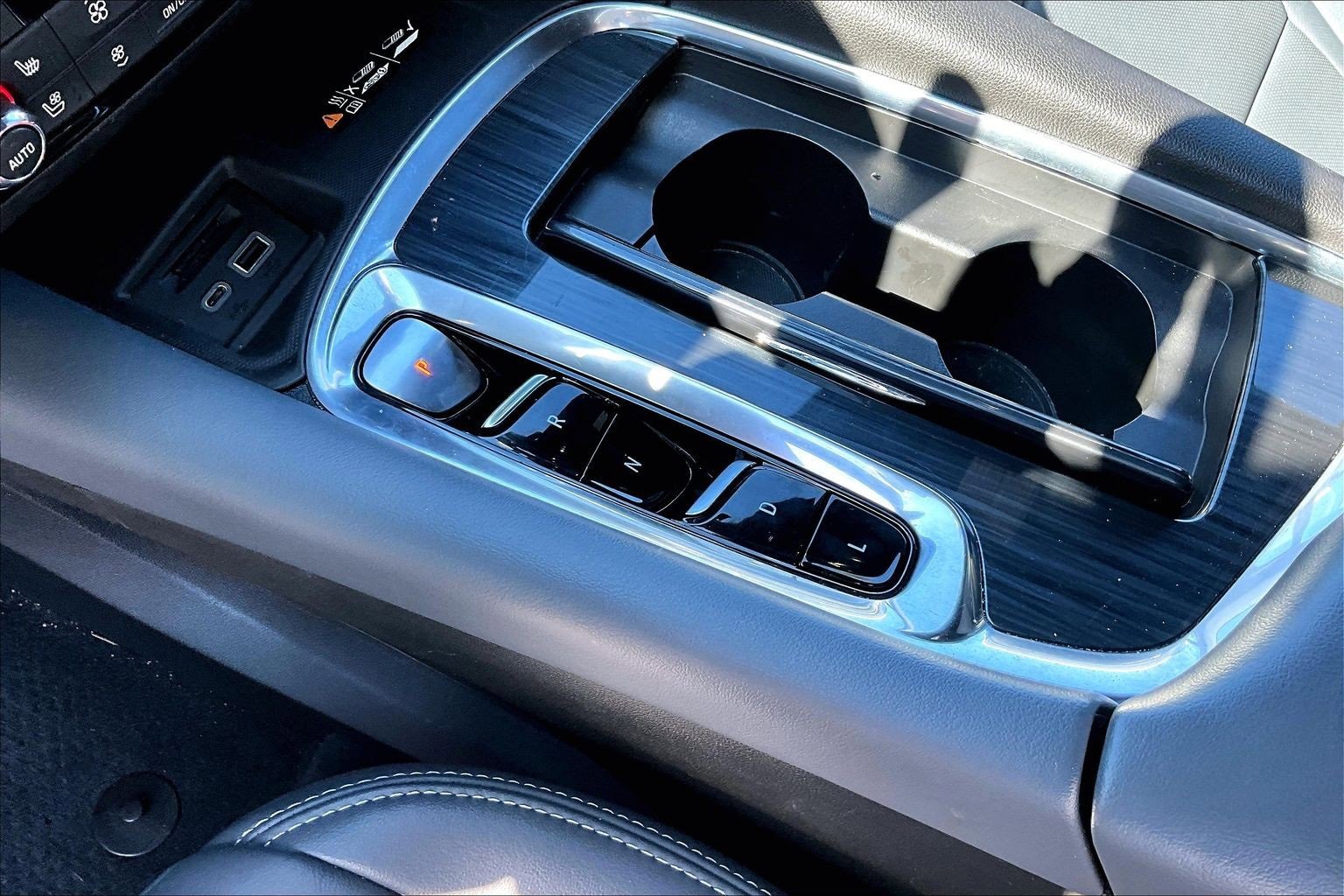 Used 2024 Buick Enclave Premium image 18