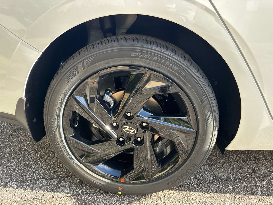 New 2026 Hyundai Elantra SEL Sport FWD image 18