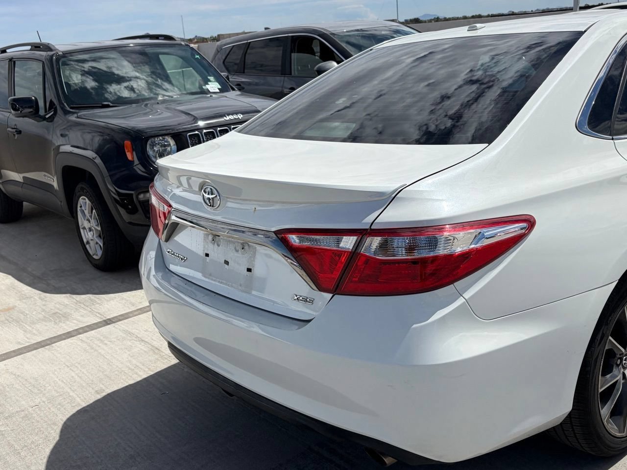 Used 2015 Toyota Camry XSE FWD image 4