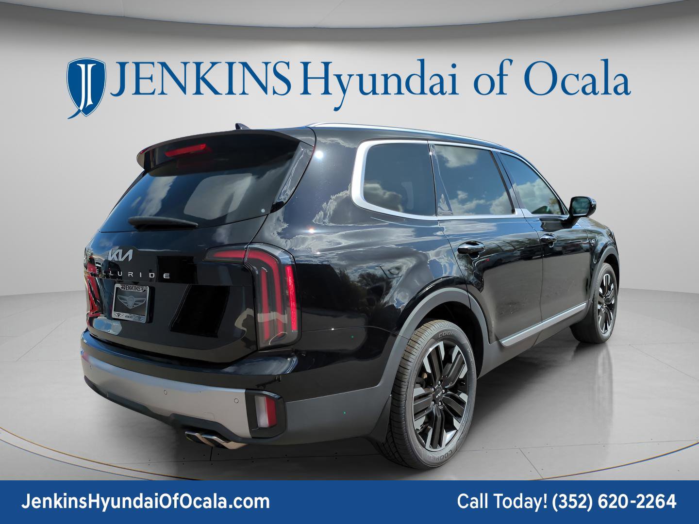 Used 2023 Kia Telluride SX image 3