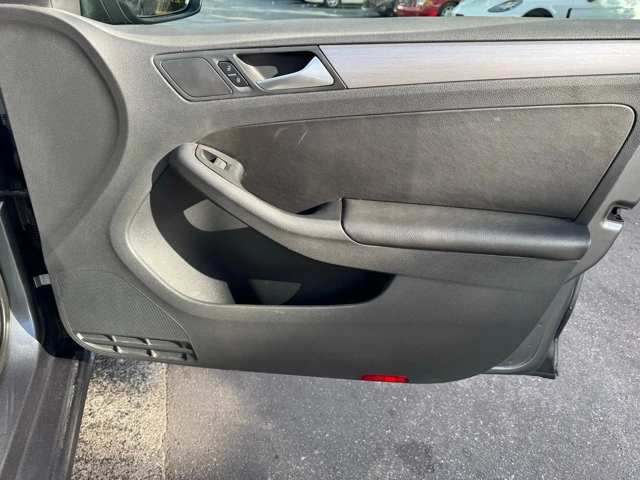 Used 2017 Volkswagen Jetta Sport FWD image 25