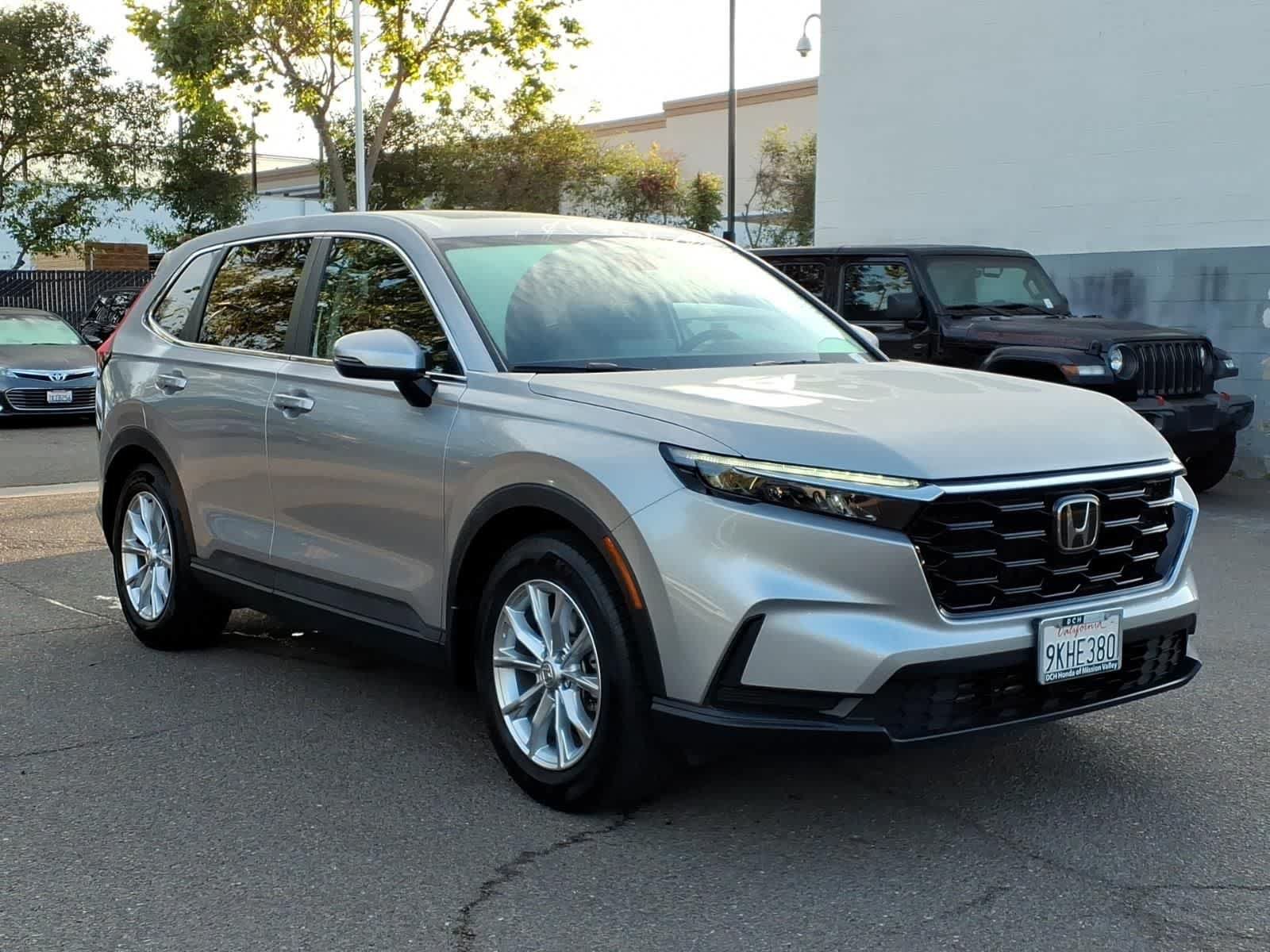 Used 2024 Honda CR-V EX image 3