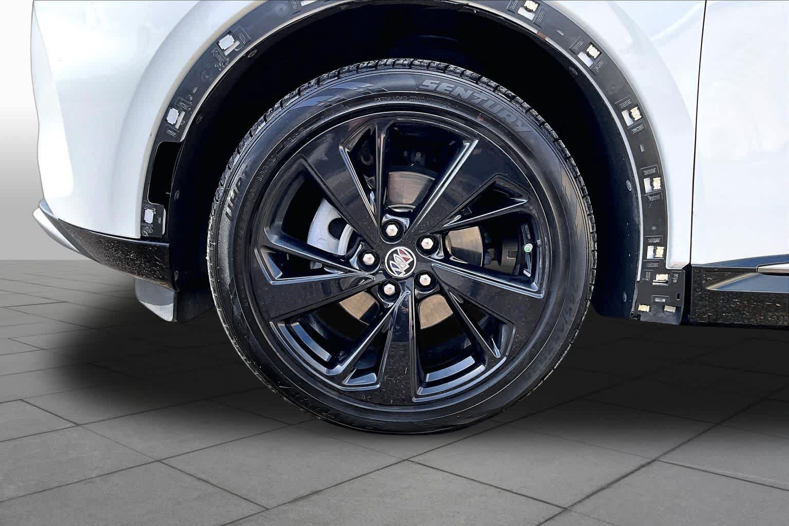 Used 2022 Buick Envision Essence w/ Sport Touring Package FWD image 13