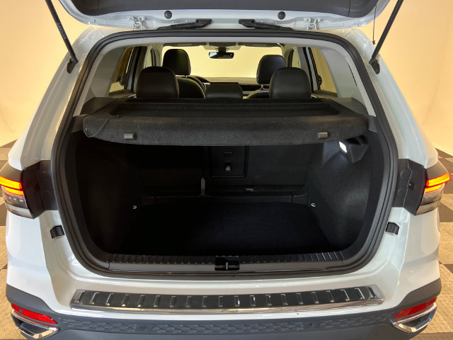 Certified 2025 Volkswagen Taos SE FWD image 5